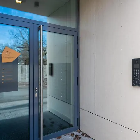 Getaway In The Center. Keyless *