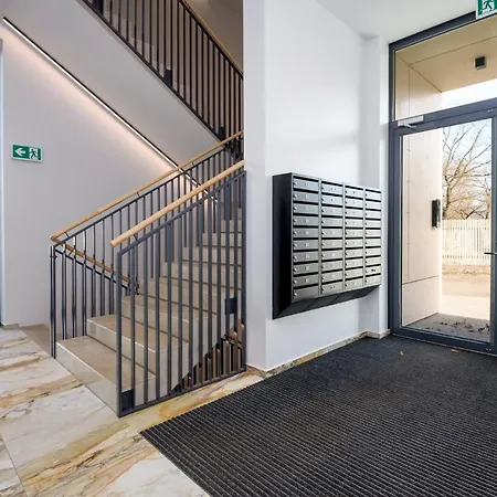 Getaway In The Center. Keyless